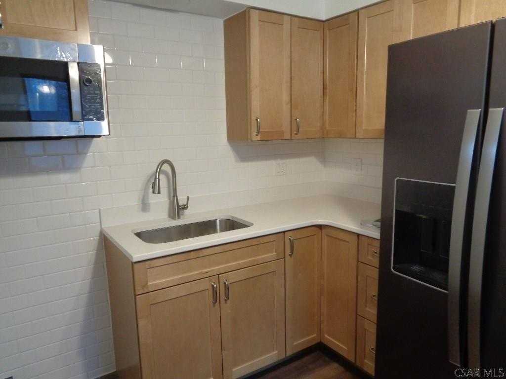 626 Evergreen St - Photo 3 of 8