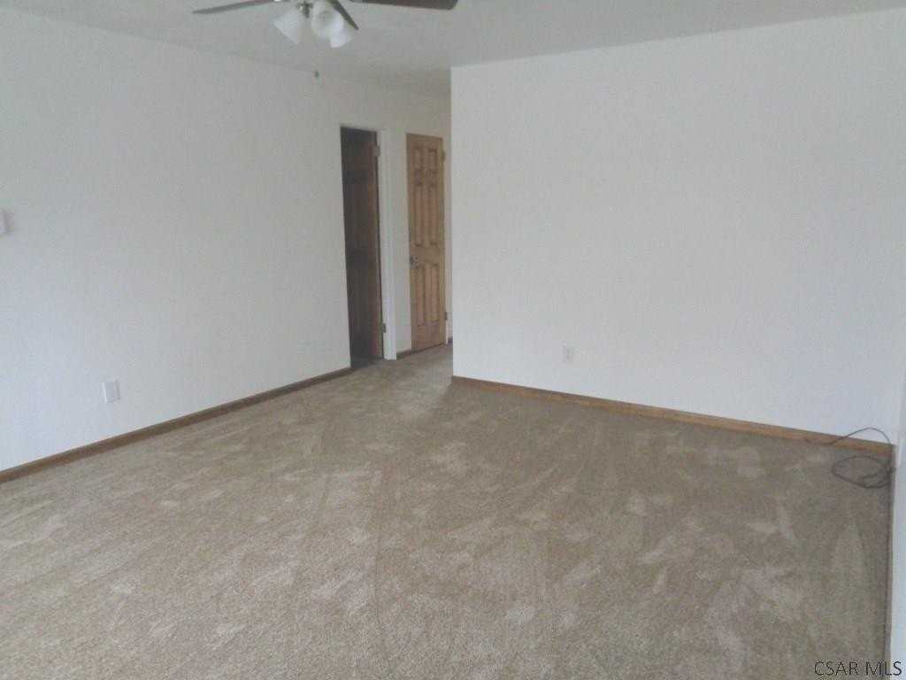 626 Evergreen St - Photo 4 of 8