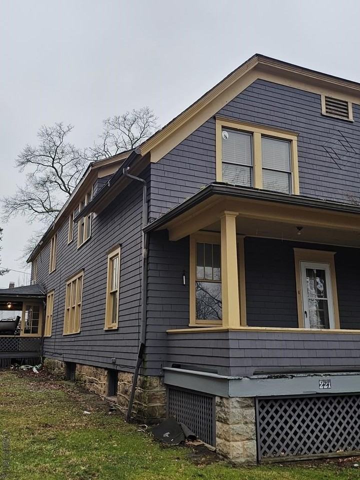 221 Mifflin St - Photo 2 of 29