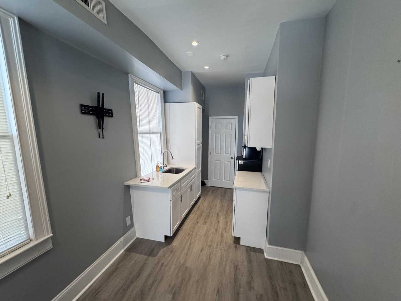 2 Woolfe St Apt A - Photo 6 of 24