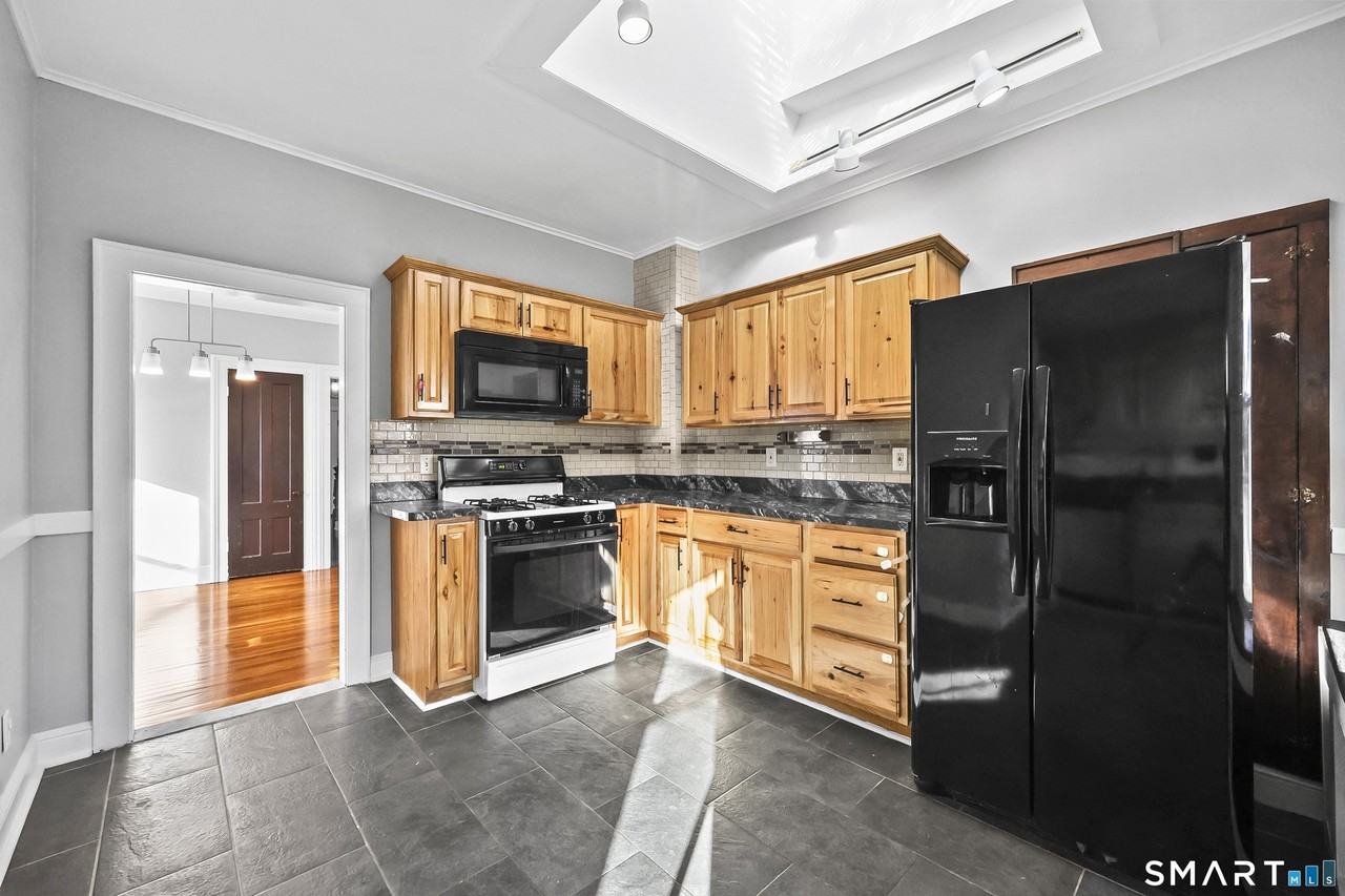 59 Grand St - Photo 3 of 33