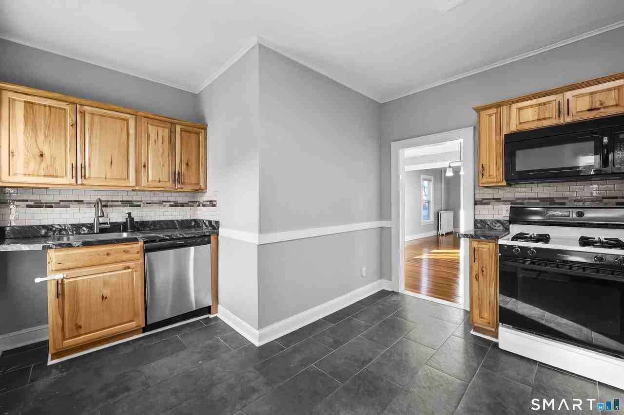 59 Grand St - Photo 5 of 33