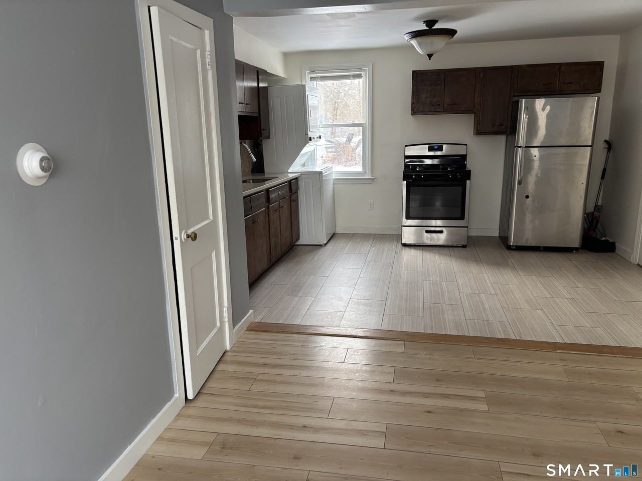 58 Garden Dr - Photo 3 of 10