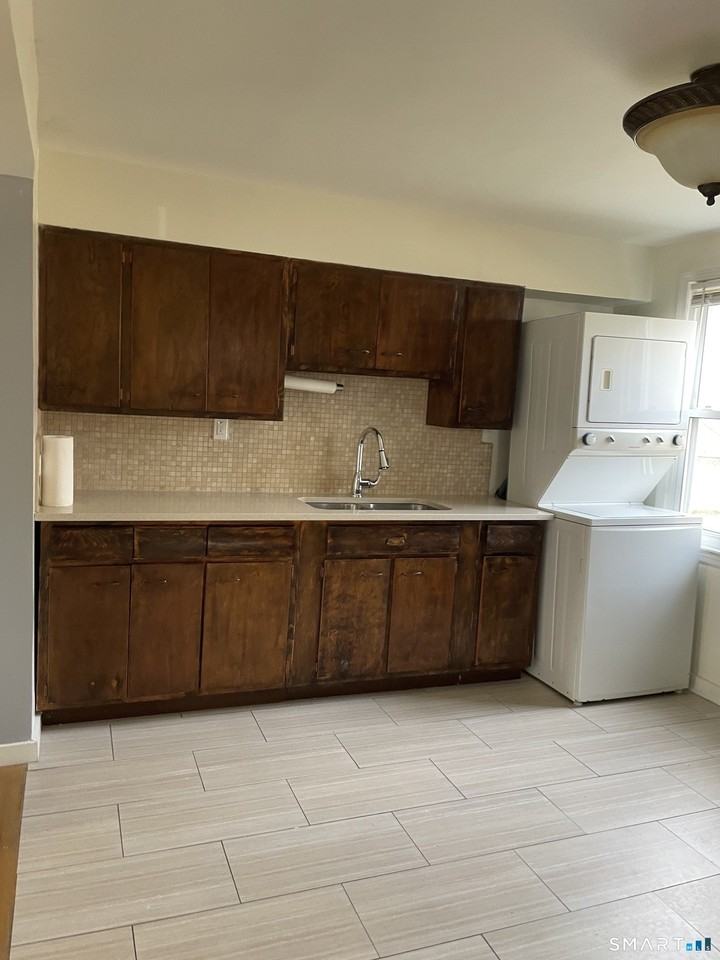 58 Garden Dr - Photo 4 of 10