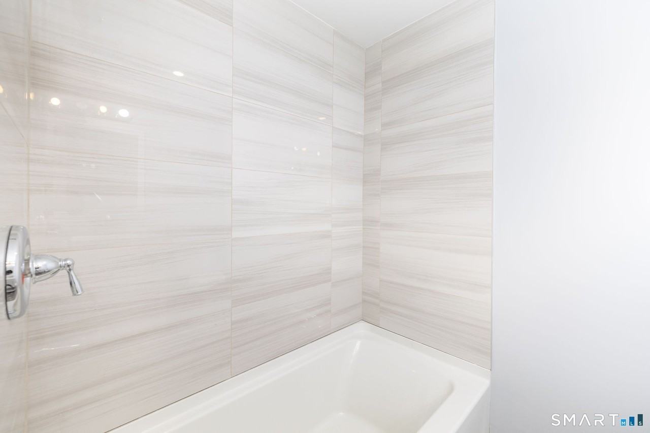 153 Gridley St - Photo 7 of 14