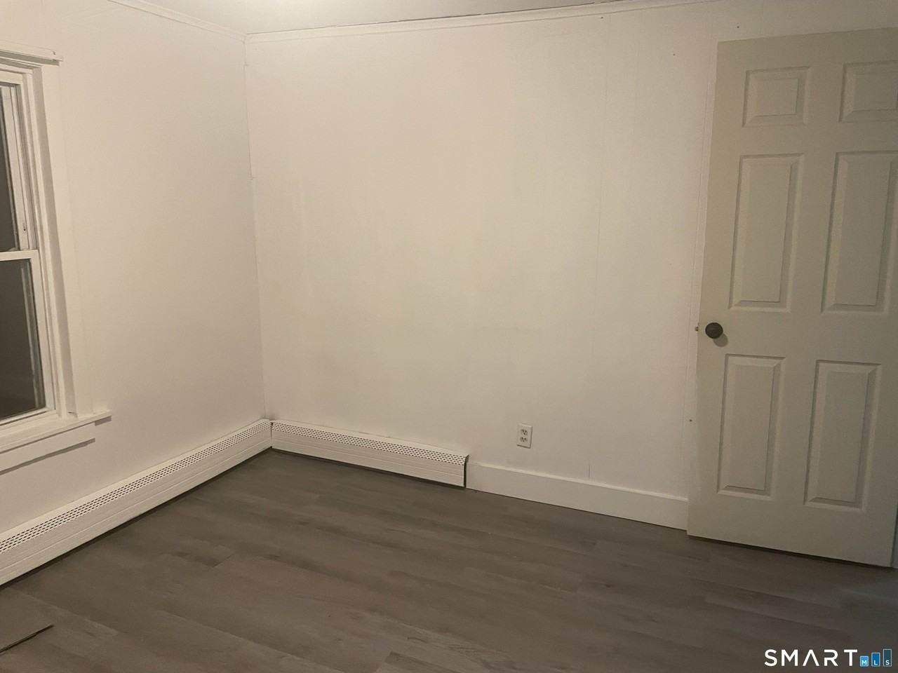 411 School St - Photo 4 of 6