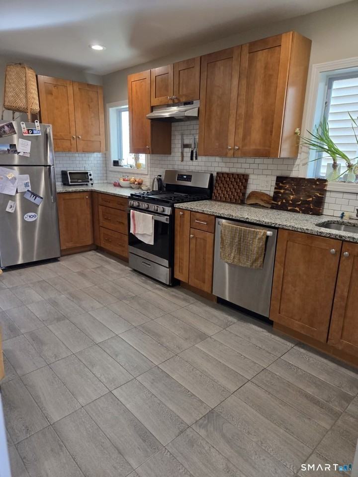 531 East St #3rdFL - Photo 2 of 20