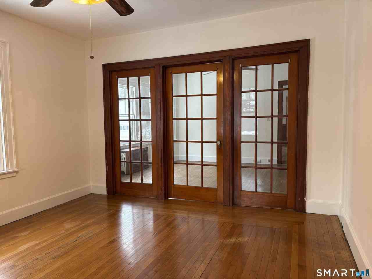 415 Litchfield St - Photo 4 of 23