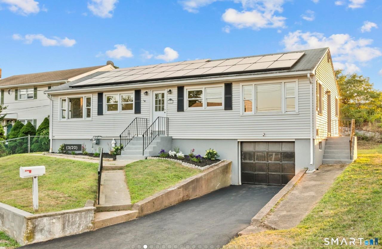 280 Marion St - Photo 2 of 9