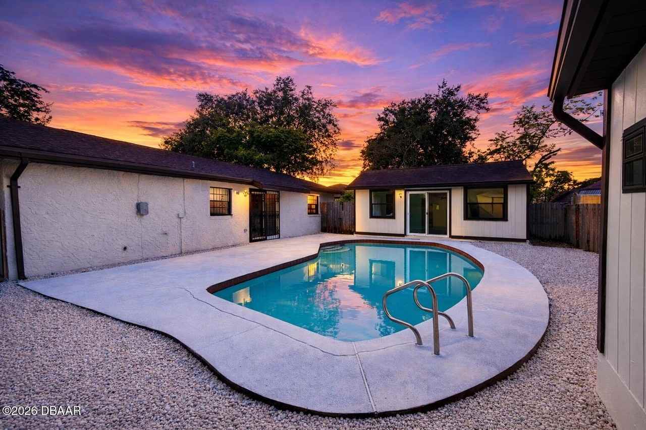 929 Derbyshire Rd - Photo 3 of 23