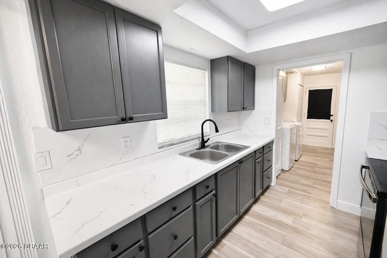 929 Derbyshire Rd - Photo 5 of 23