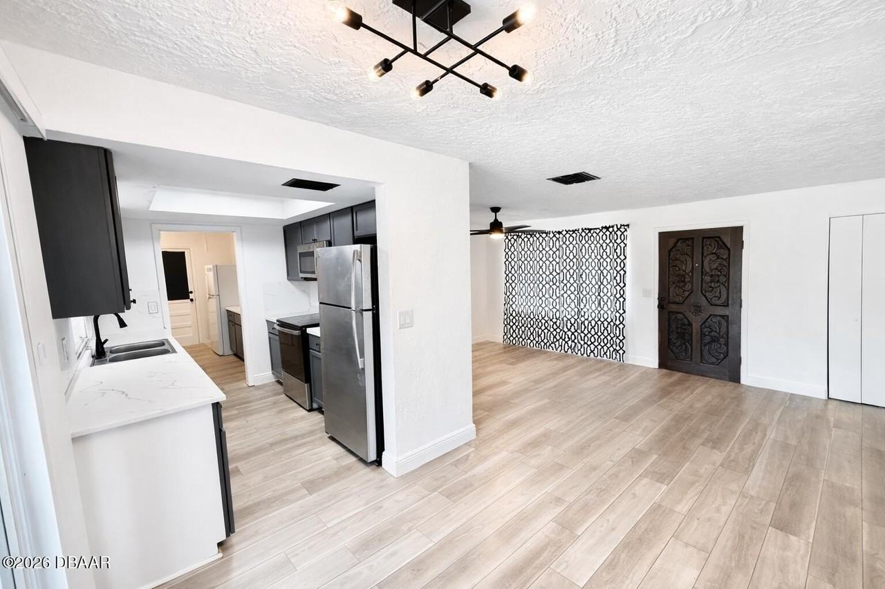 929 Derbyshire Rd - Photo 6 of 23