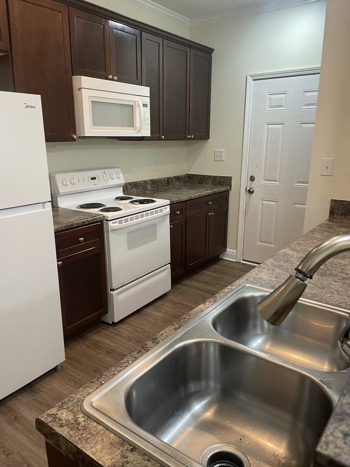 12198 Prudie Cir #A - Photo 3 of 20