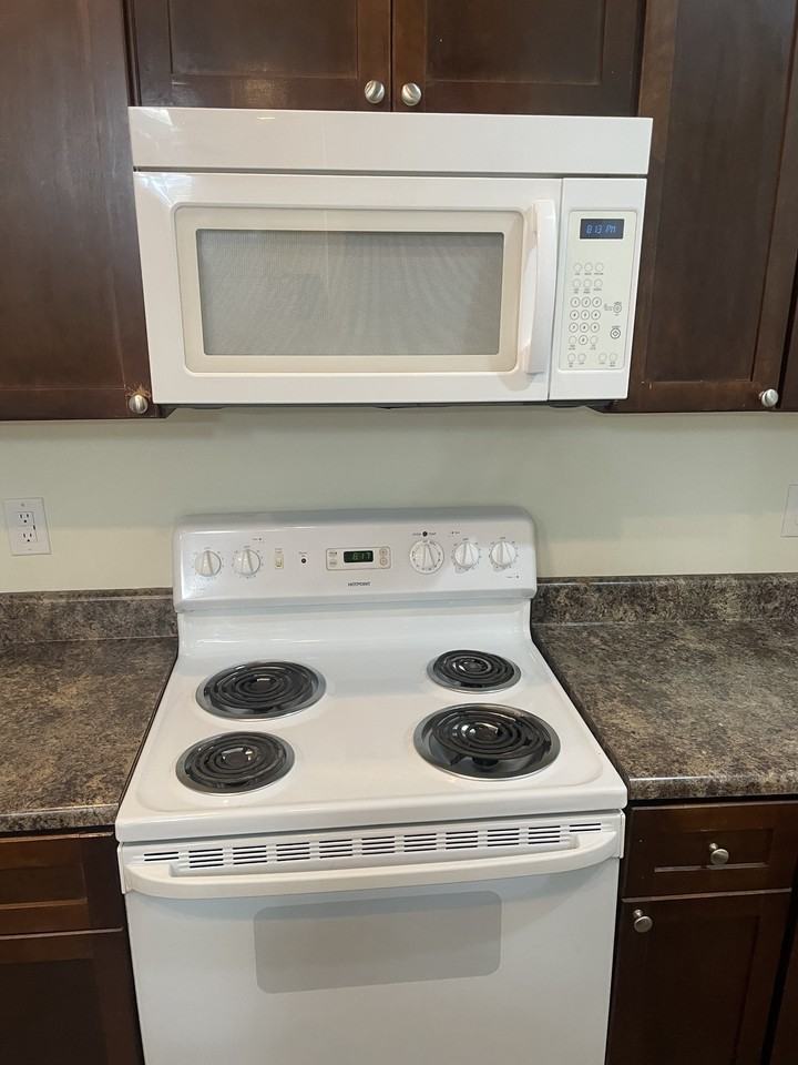 12198 Prudie Cir #A - Photo 4 of 20