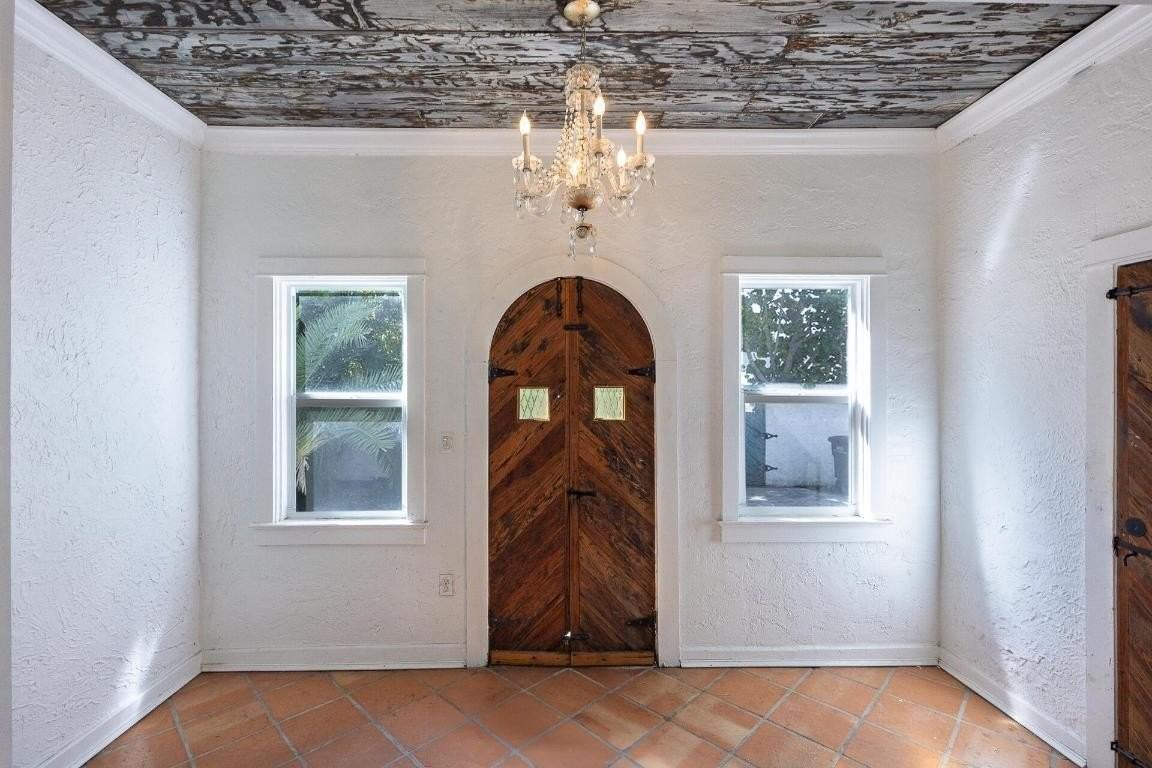 717 Forest Hill Blvd - Photo 4 of 50