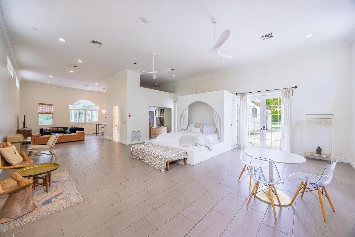 717 Forest Hill Blvd - Photo 6 of 50