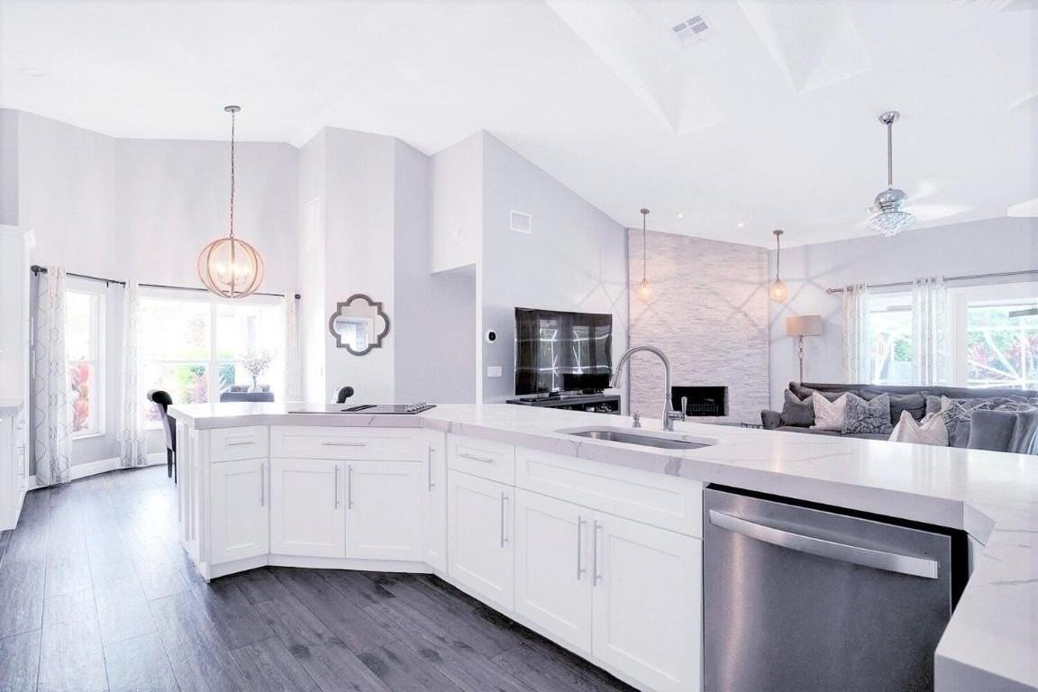 1350 Longlea Ter - Photo 3 of 50