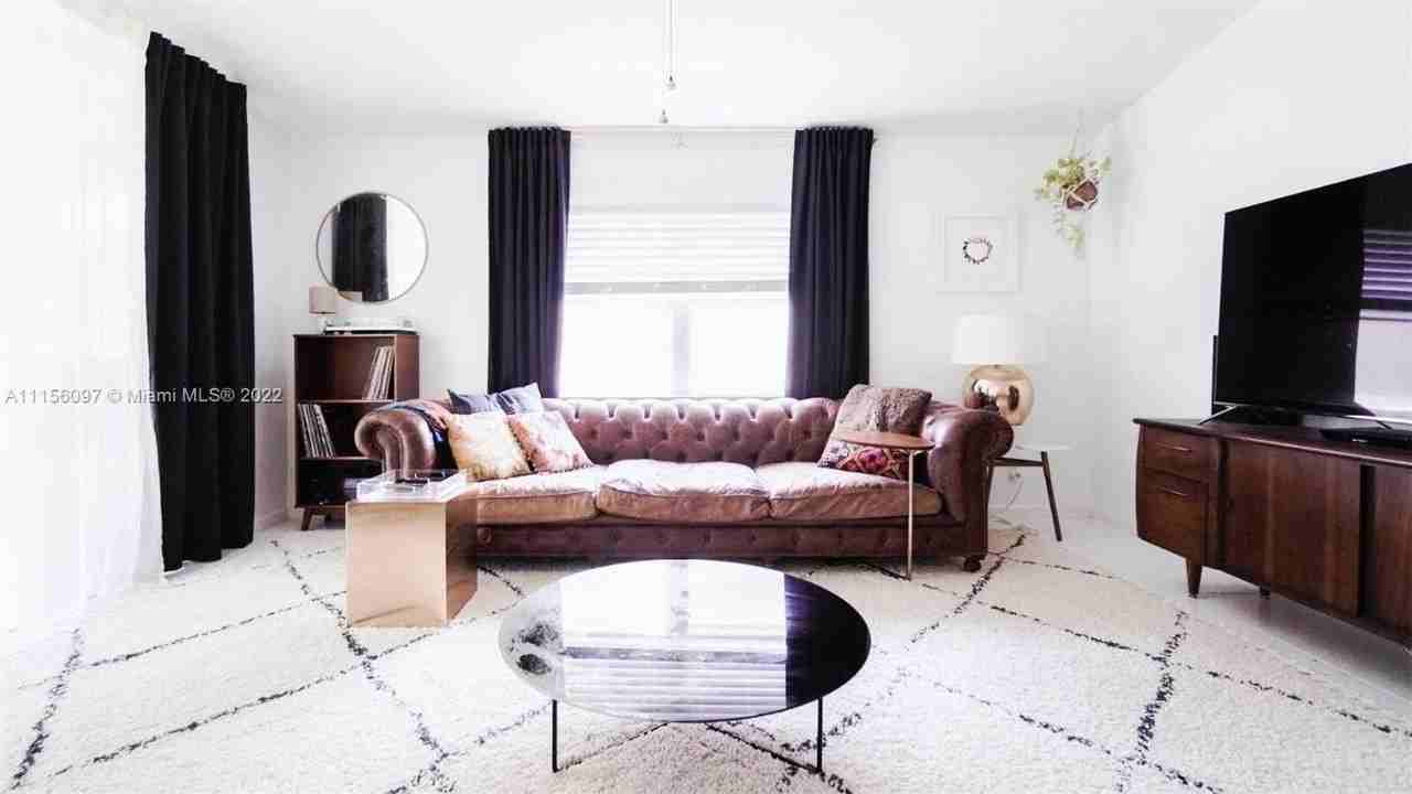 5449 Grande Palm Cir - Photo 4 of 12