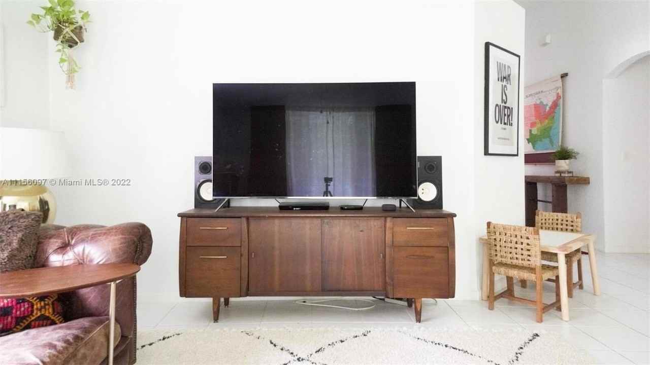 5449 Grande Palm Cir - Photo 5 of 12