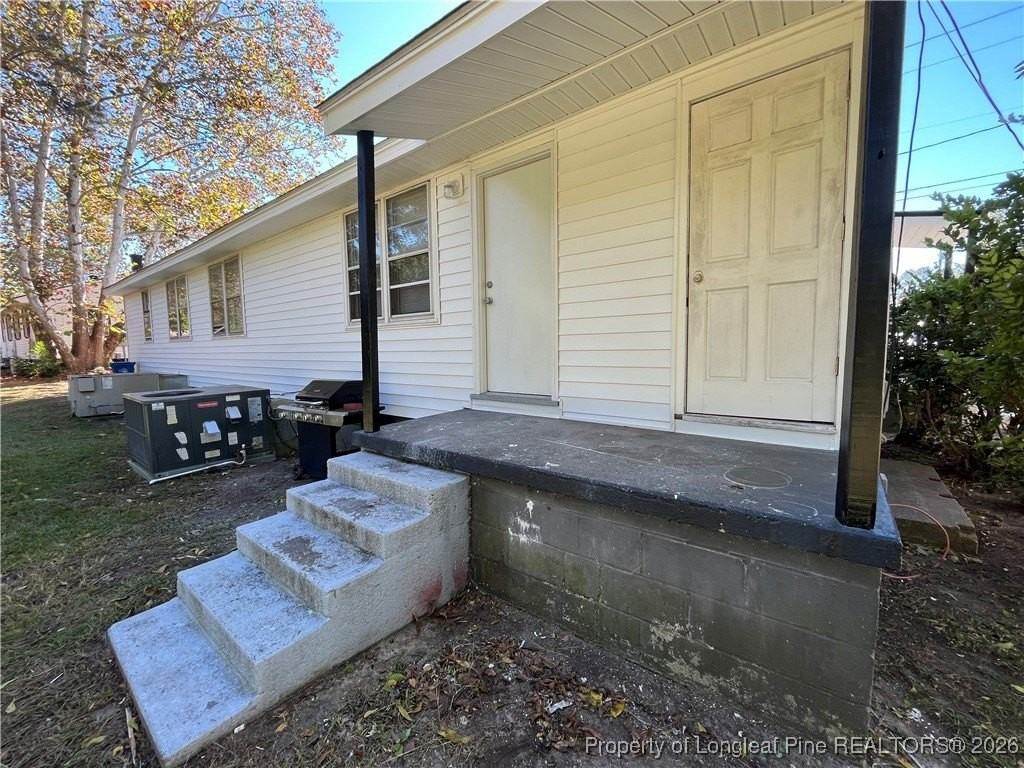 2110B Rogers Dr - Photo 2 of 17