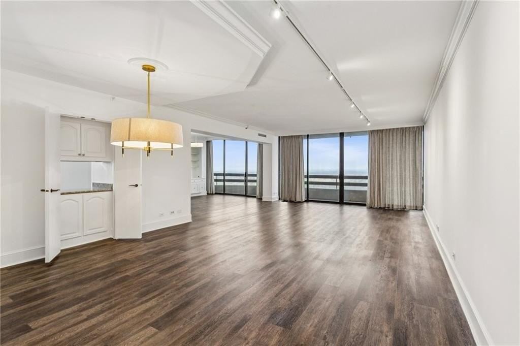 2660 Peachtree Rd Nw Apt 32c #32C - Photo 2 of 50