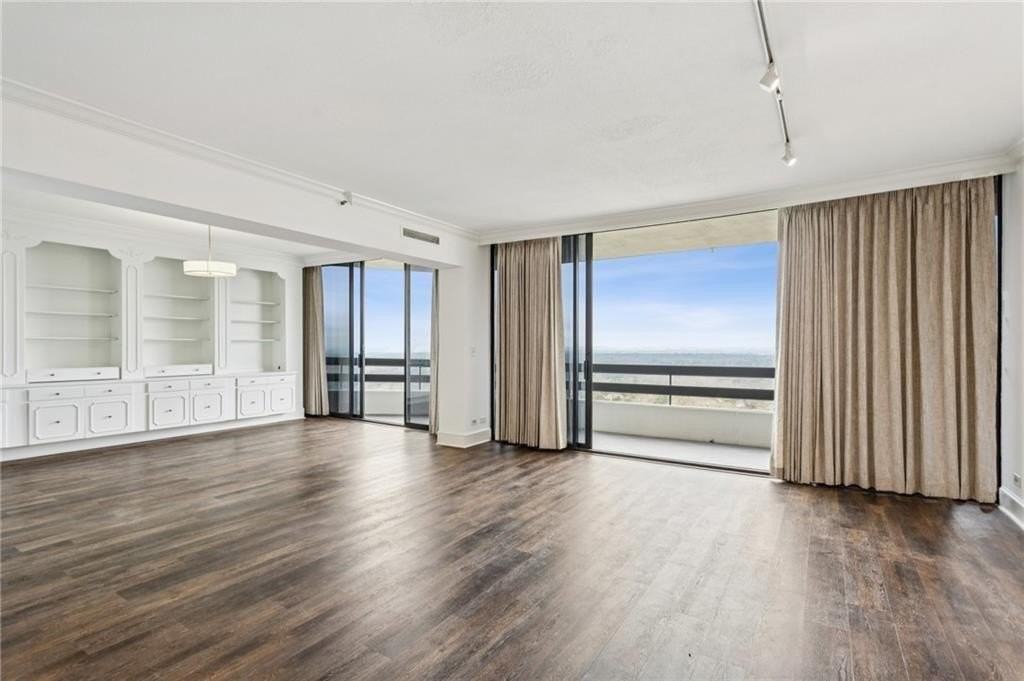 2660 Peachtree Rd Nw Apt 32c #32C - Photo 3 of 50