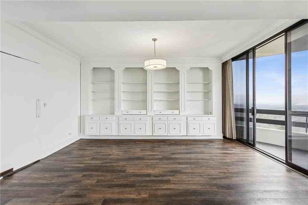 2660 Peachtree Rd Nw Apt 32c #32C - Photo 4 of 50