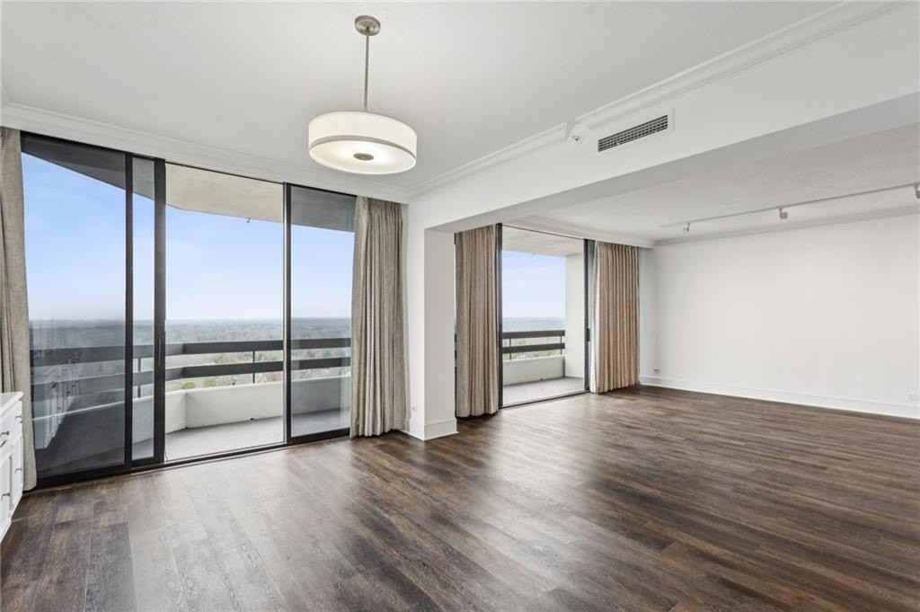 2660 Peachtree Rd Nw Apt 32c #32C - Photo 5 of 50