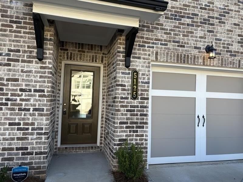 5125 Fox Den Rd - Photo 2 of 33