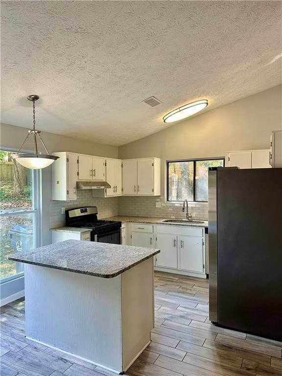 3897 Murdock Ln - Photo 2 of 11