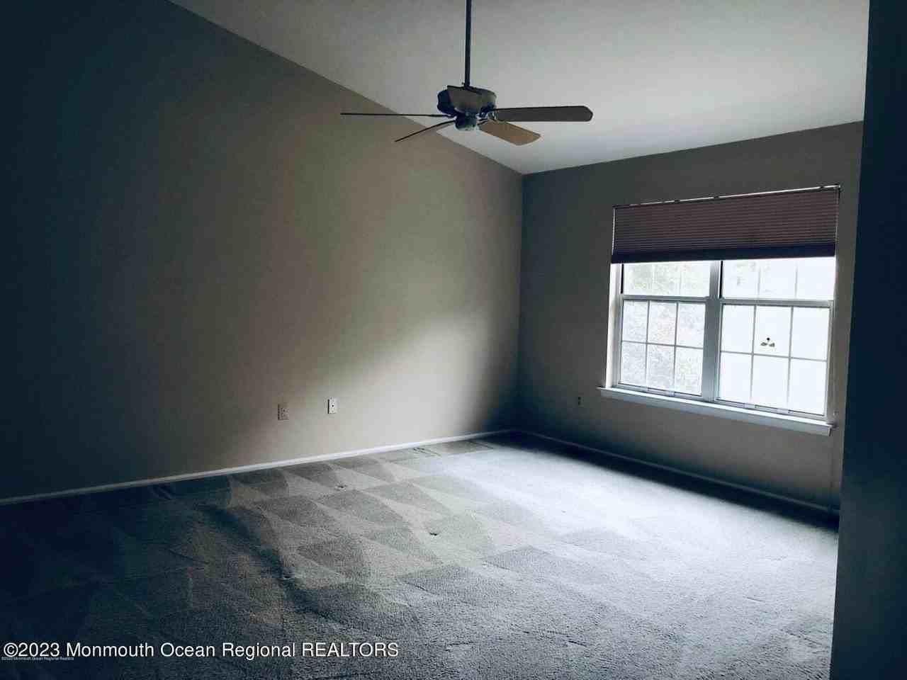 9 Hancock Ln - Photo 7 of 13