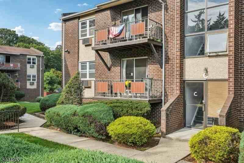 421 Bloomfield Ave #C1 - Photo 4 of 29