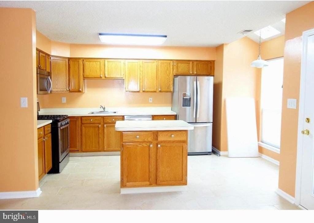 162 Shrewsbury Ct - Photo 3 of 13