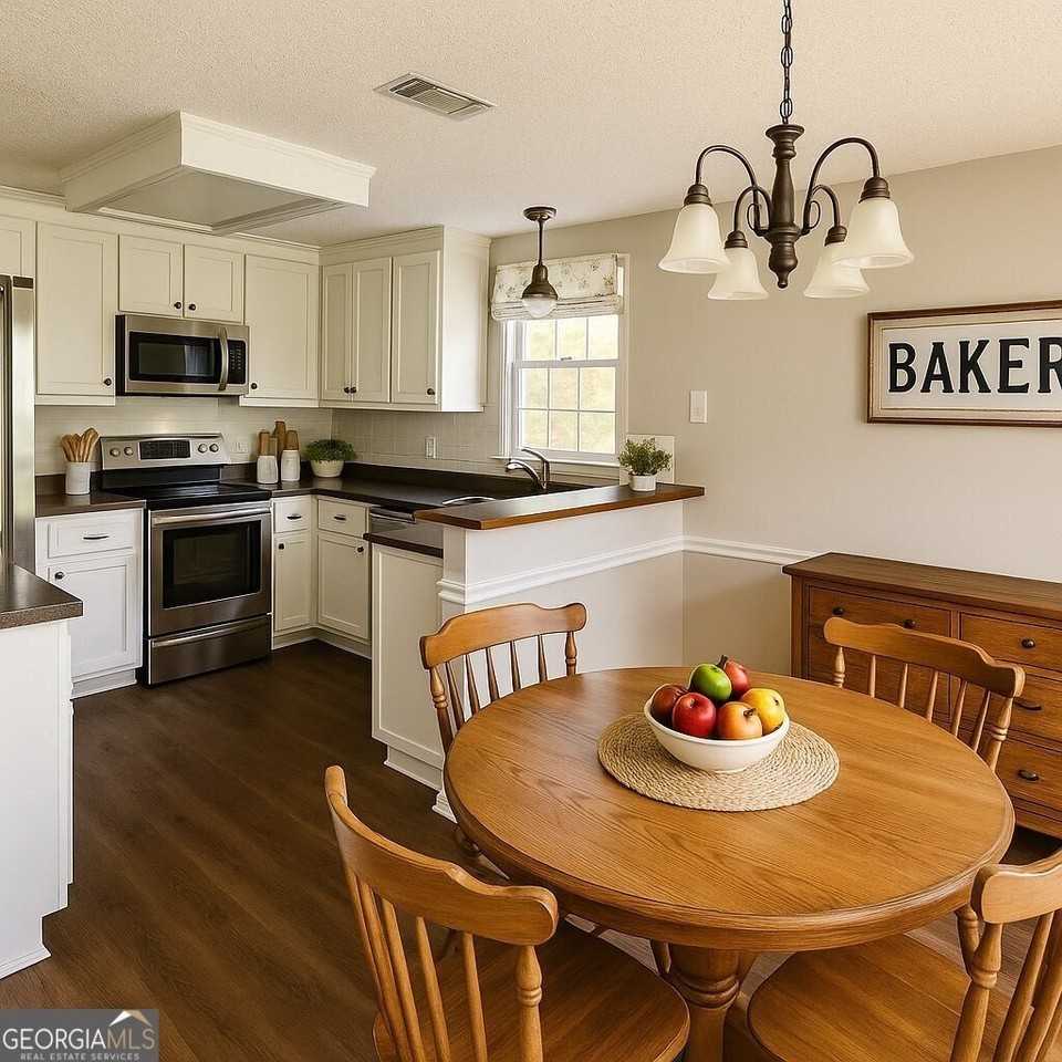 211 Lucas Way - Photo 6 of 12