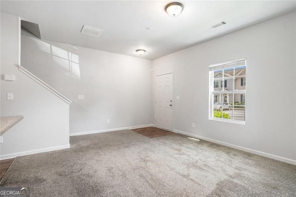 4043 Avalon Rd Sw - Photo 2 of 10