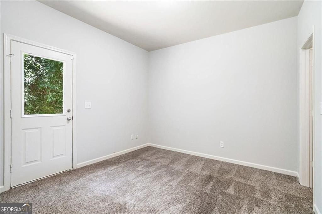 4043 Avalon Rd Sw - Photo 3 of 10