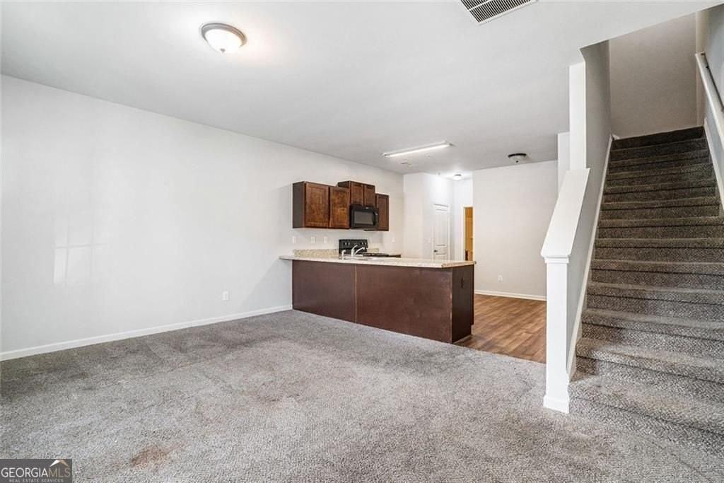 4043 Avalon Rd Sw - Photo 4 of 10