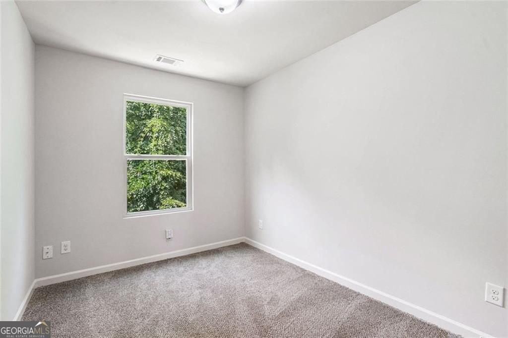 4043 Avalon Rd Sw - Photo 7 of 10