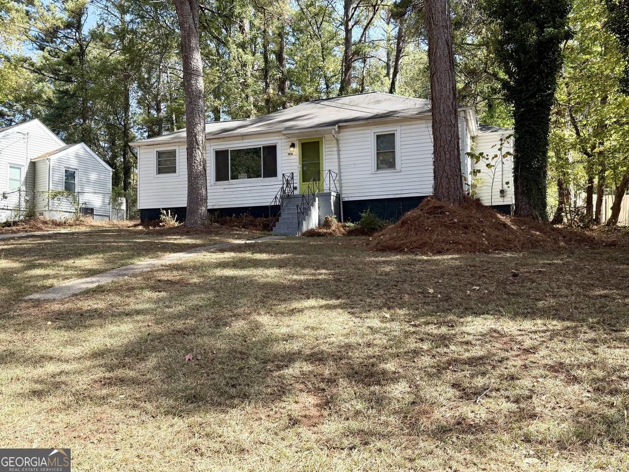 1910 Wildwood Dr - Photo 2 of 17