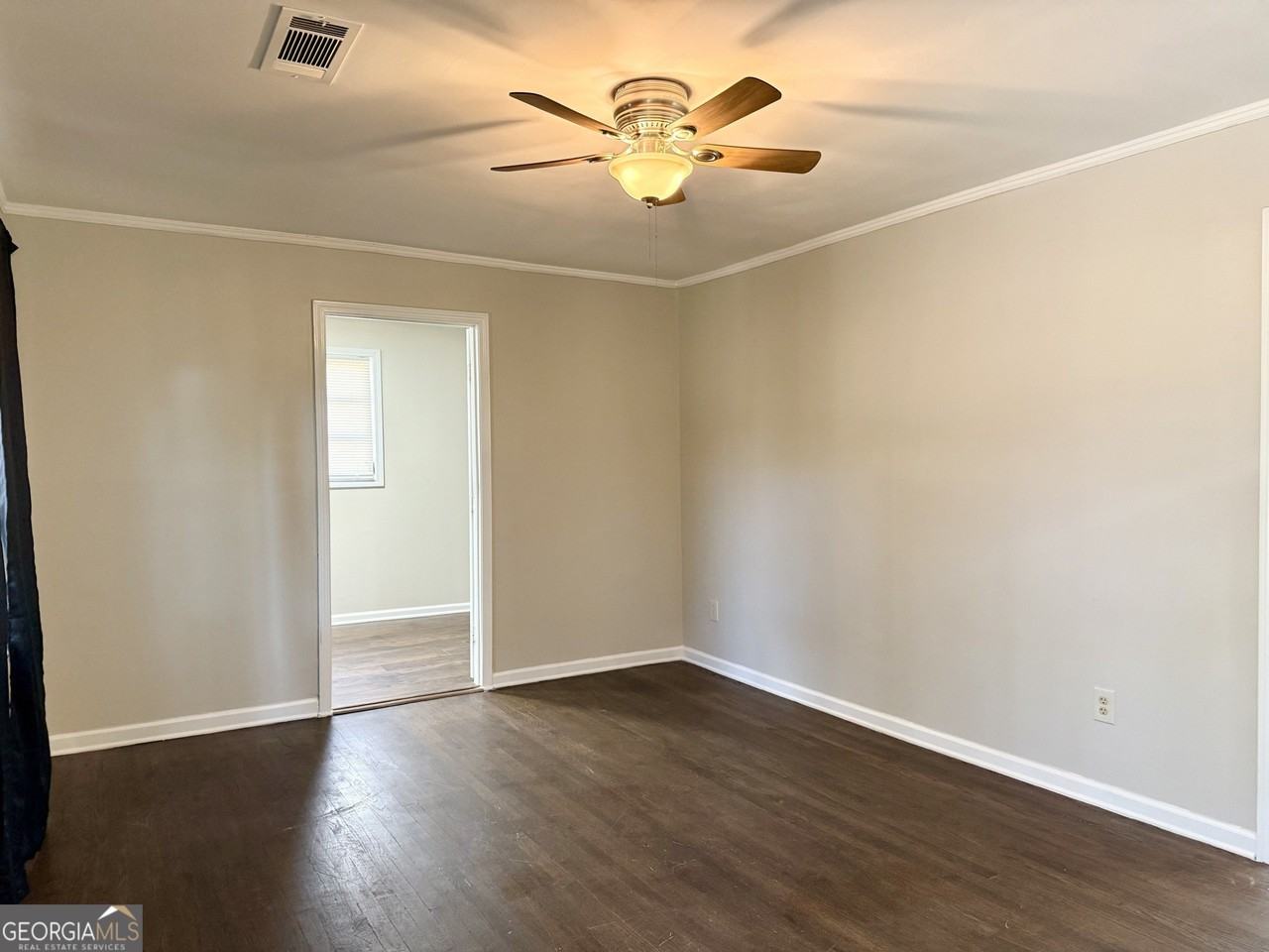 1910 Wildwood Dr - Photo 4 of 17