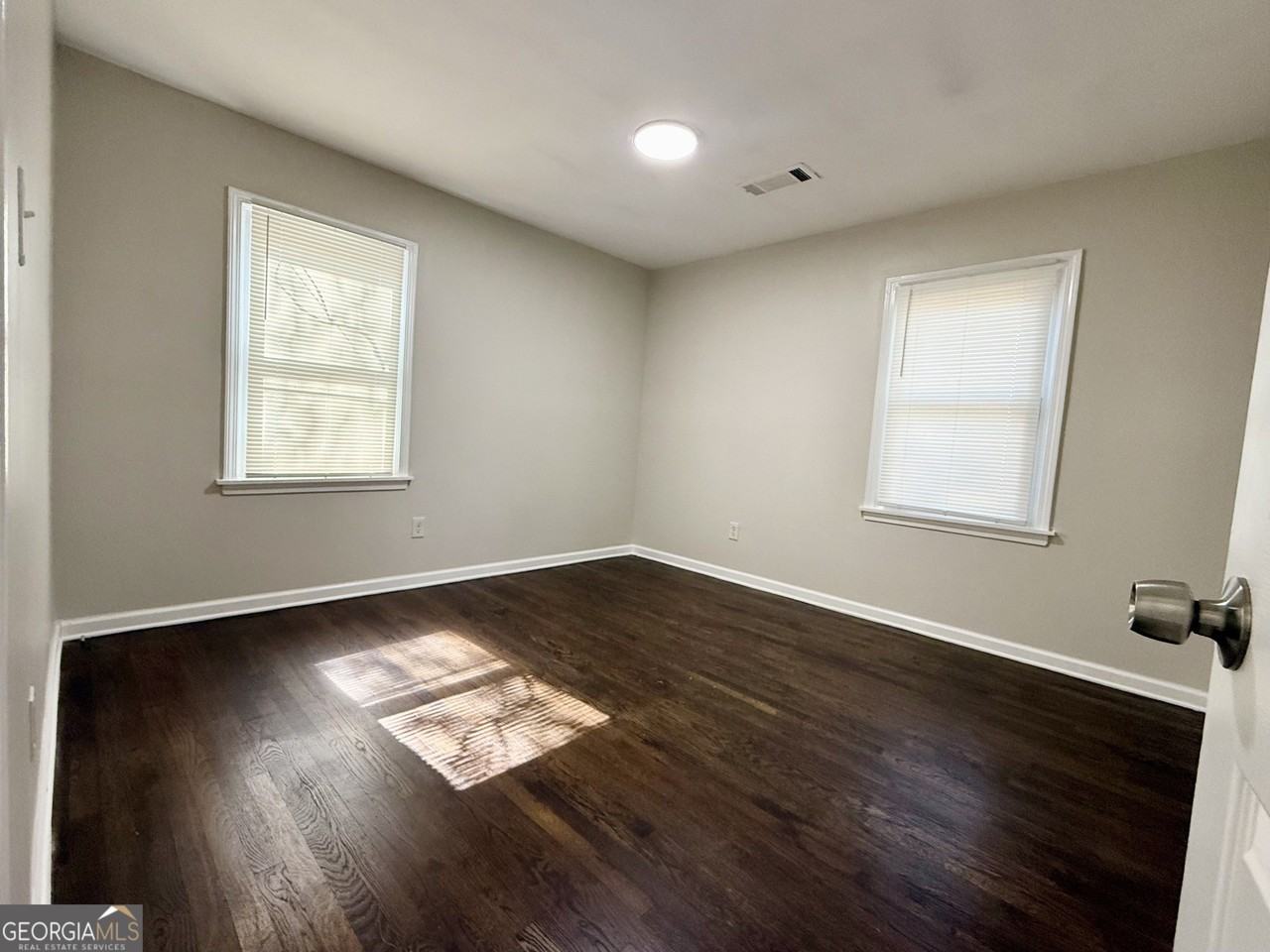 1910 Wildwood Dr - Photo 7 of 17