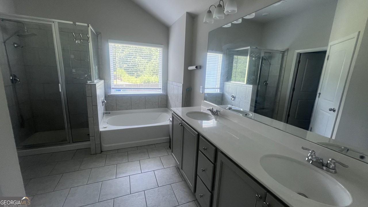 3750 Richmond Bnd - Photo 3 of 9