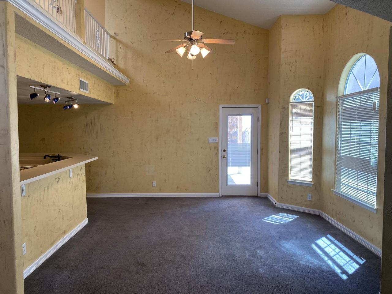 12374 Paseo Lindo Dr - Photo 5 of 35