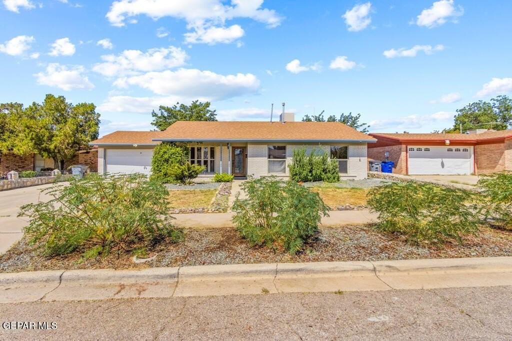 10325 Cardigan Dr - Photo 3 of 35