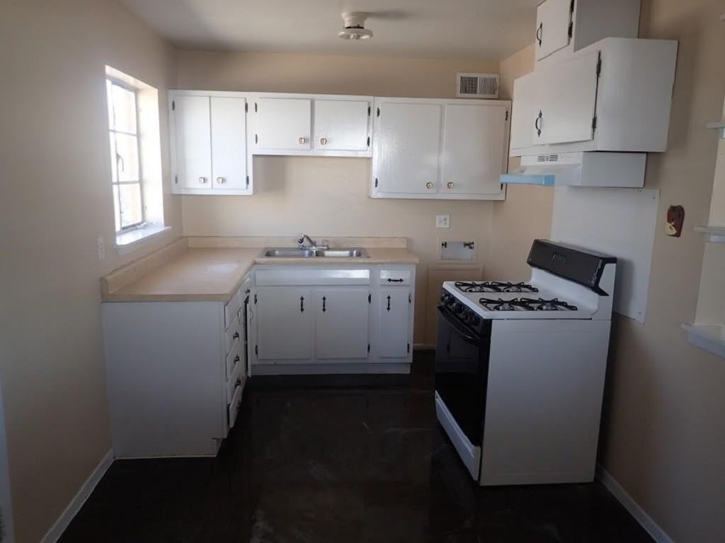 7211 Safford Ct - Photo 6 of 23