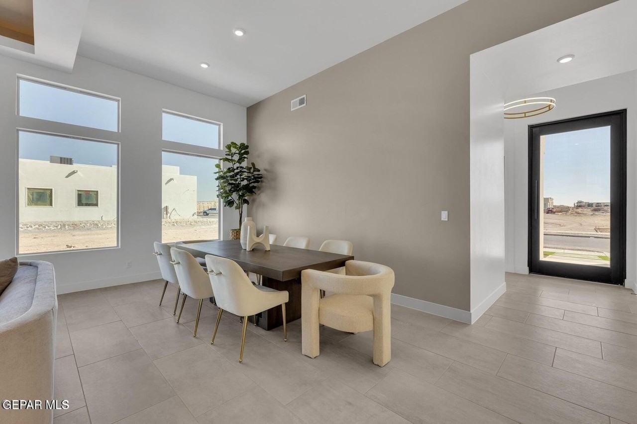 12741 Presistence Ave - Photo 7 of 38