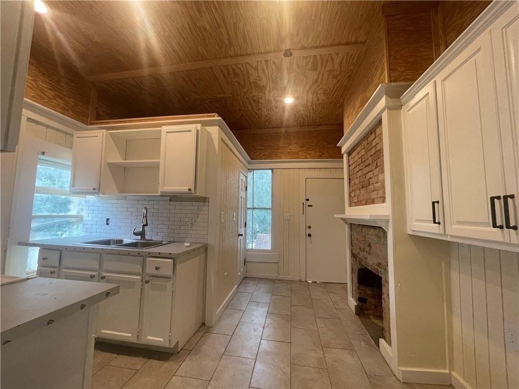 2129 Union St #A - Photo 3 of 11