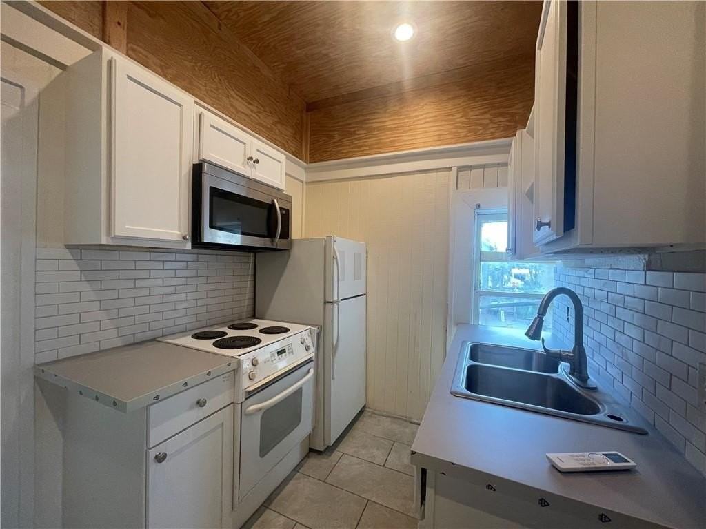 2129 Union St #A - Photo 6 of 11