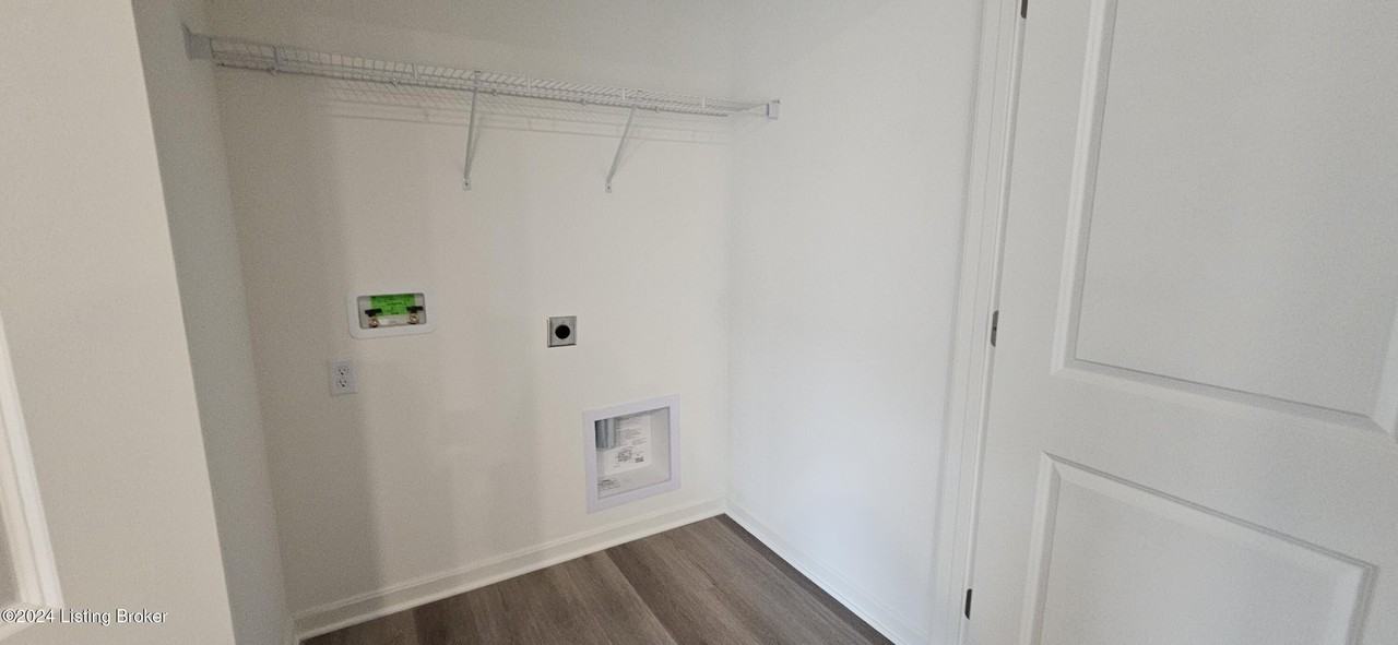 1557 Robin Rd - Photo 6 of 18