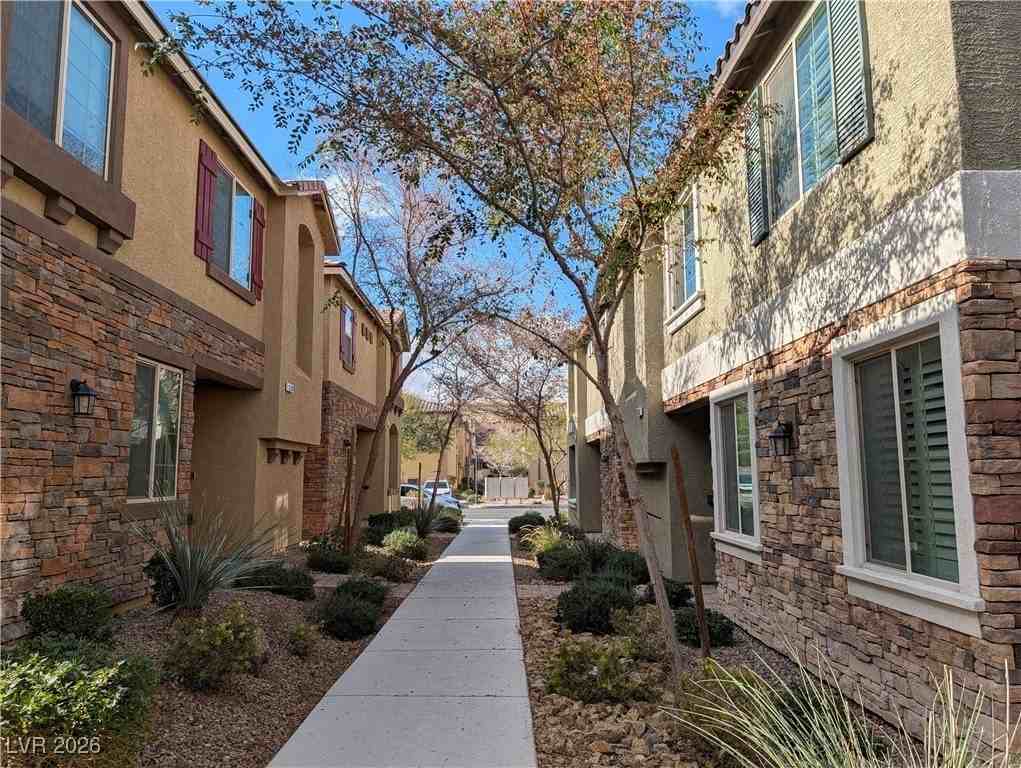 6114 Scarlet Leaf St - Photo 2 of 45